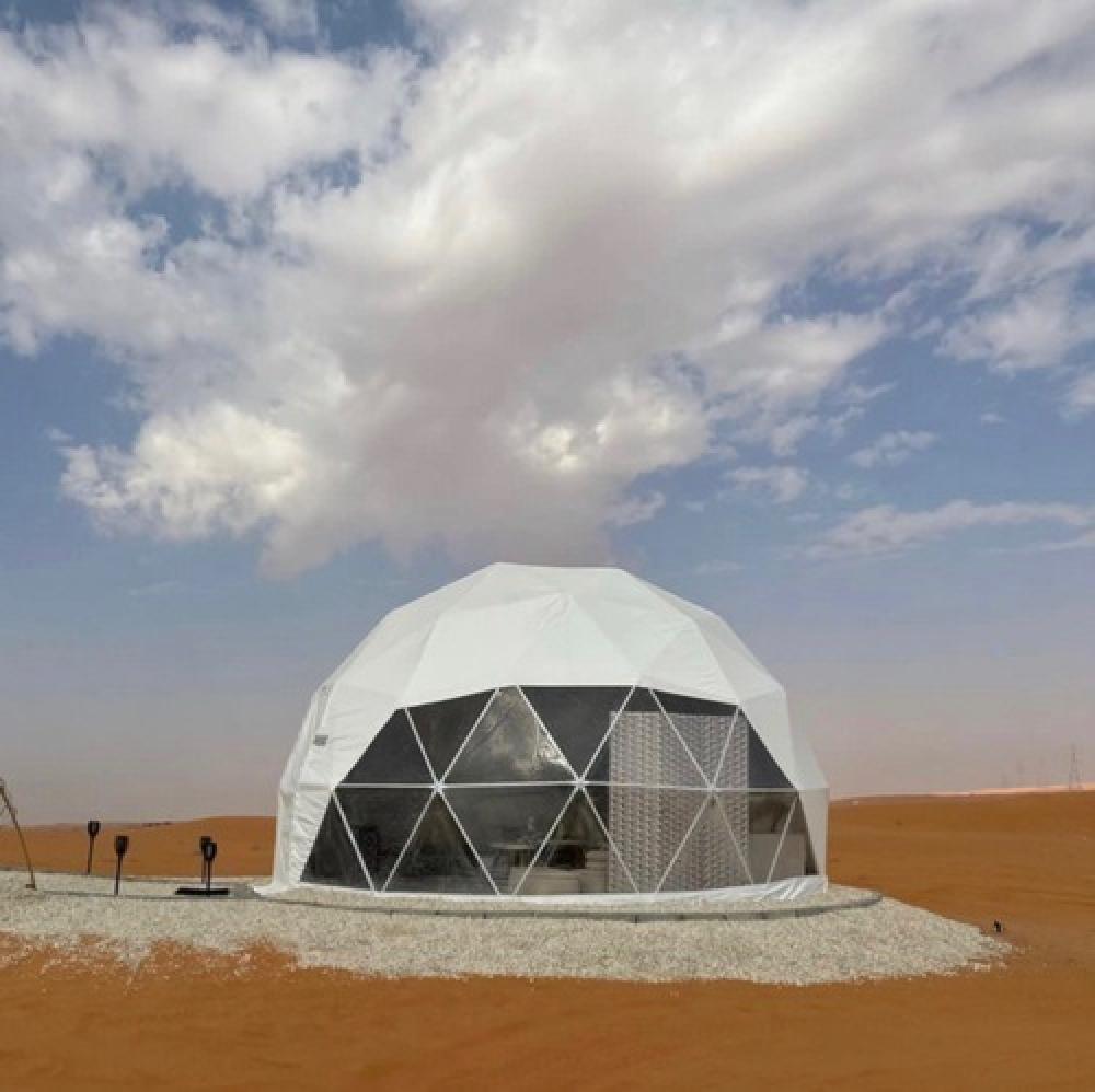 دليلك النهائي لاختيار الخيمة المثالية: A-Frame أم Dome