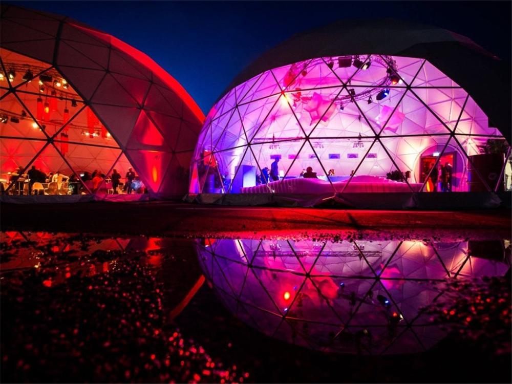 ما هي الخيام الأوروبية من Neom Tents؟