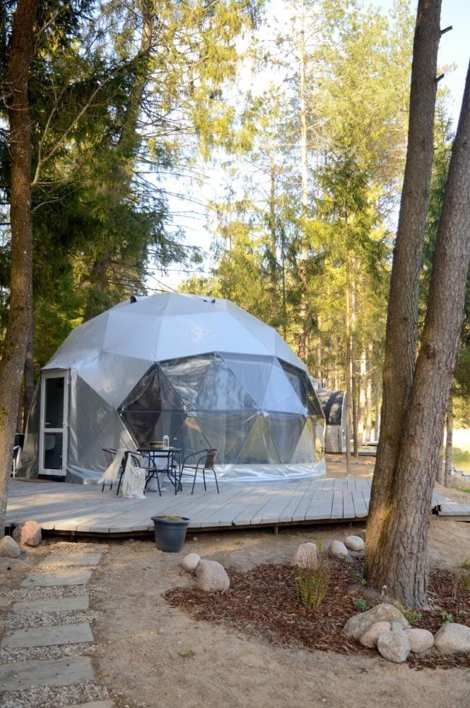 الخيام الأوروبية – ابتكار هندسي يجمع بين القوة والفخامة