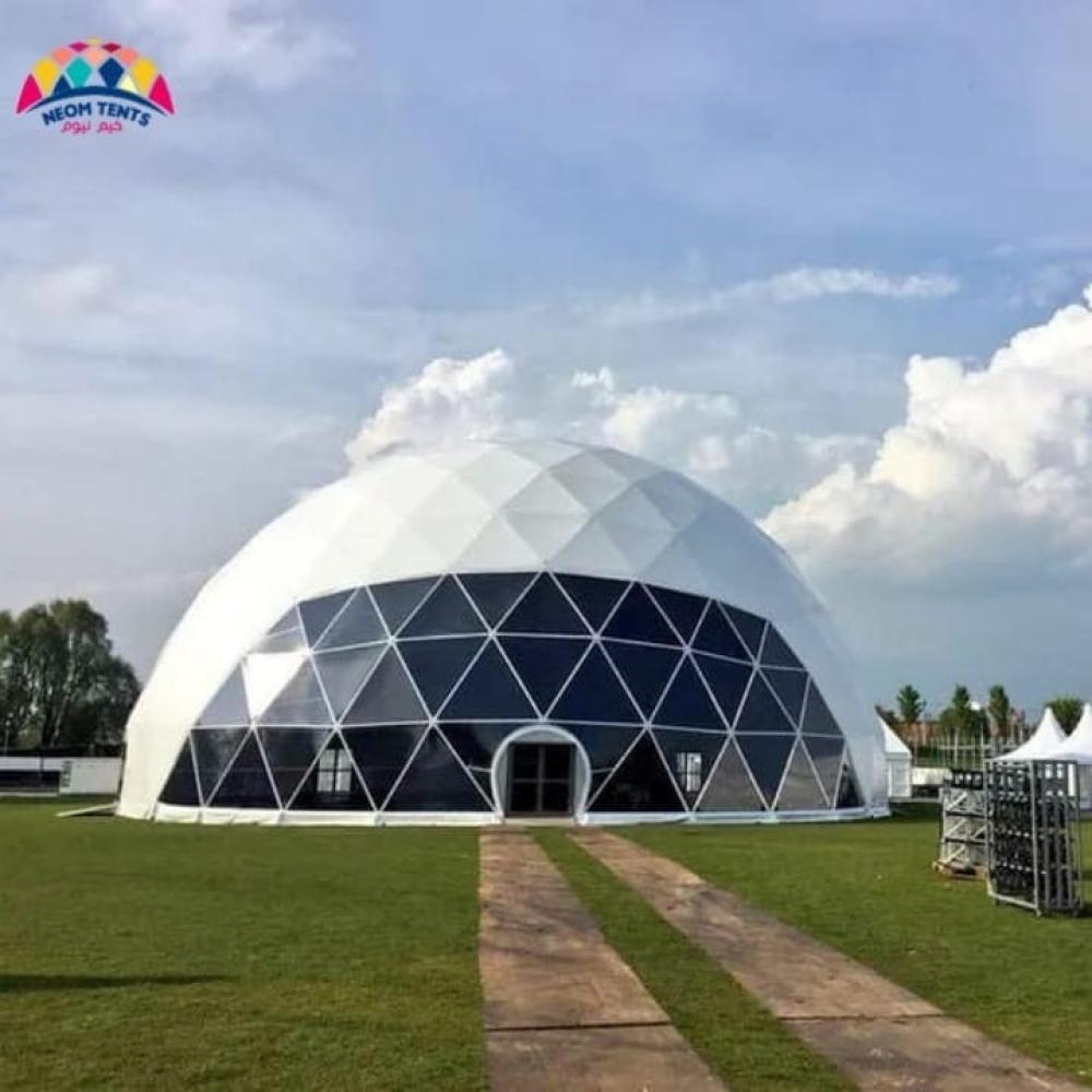 القباب الجيوديسية (Domes) – حلول فاخرة من NEOM TENTS