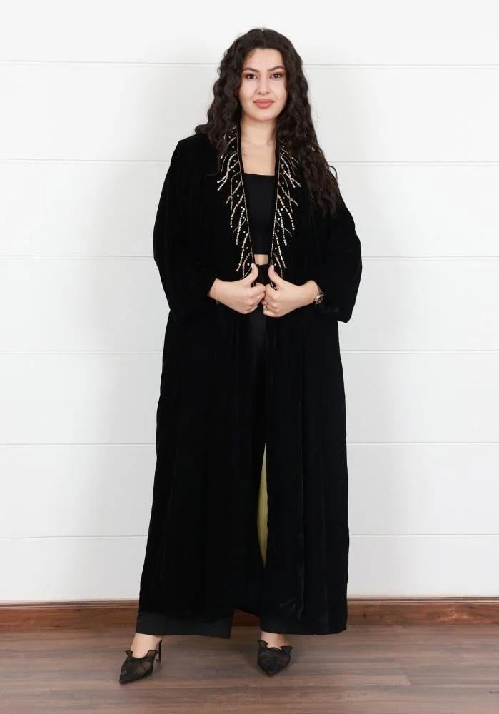 عبايات شتوية فاخرة بخصومات رمضان الحصرية.. لا تفوتي الفرصة!