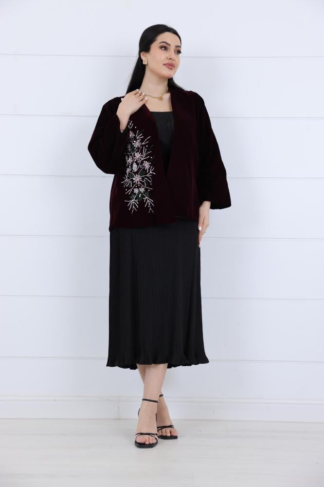 فستان بلاسيه علاق مع جاكت مخمل عنابي بتطريز انيق لامع