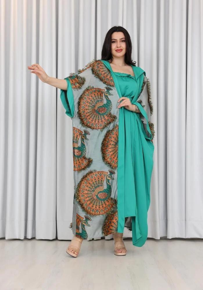 البشت النسائي القطعتين لإطلالة فاخرة وأنيقة في تجمعات عيد 2025