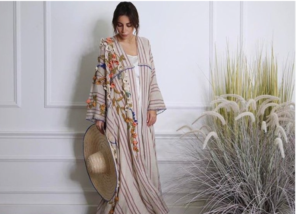 تنسيق المجوهرات مع العباية لإطلالة متكاملة