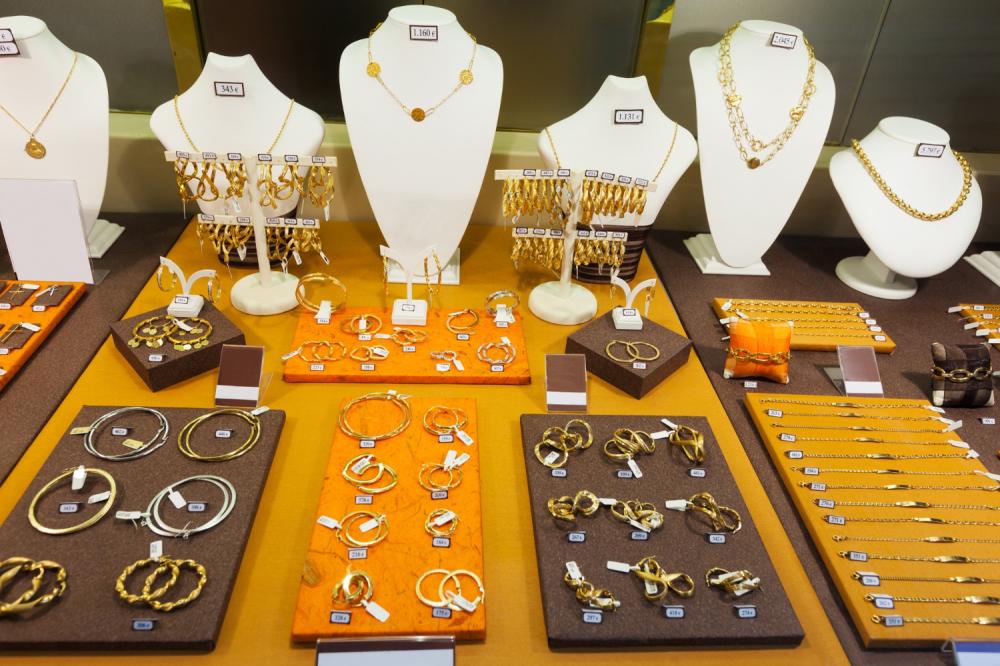 الدليل الكامل لبناء مجموعة مجوهرات تناسب السفر والعمل والمناسبات