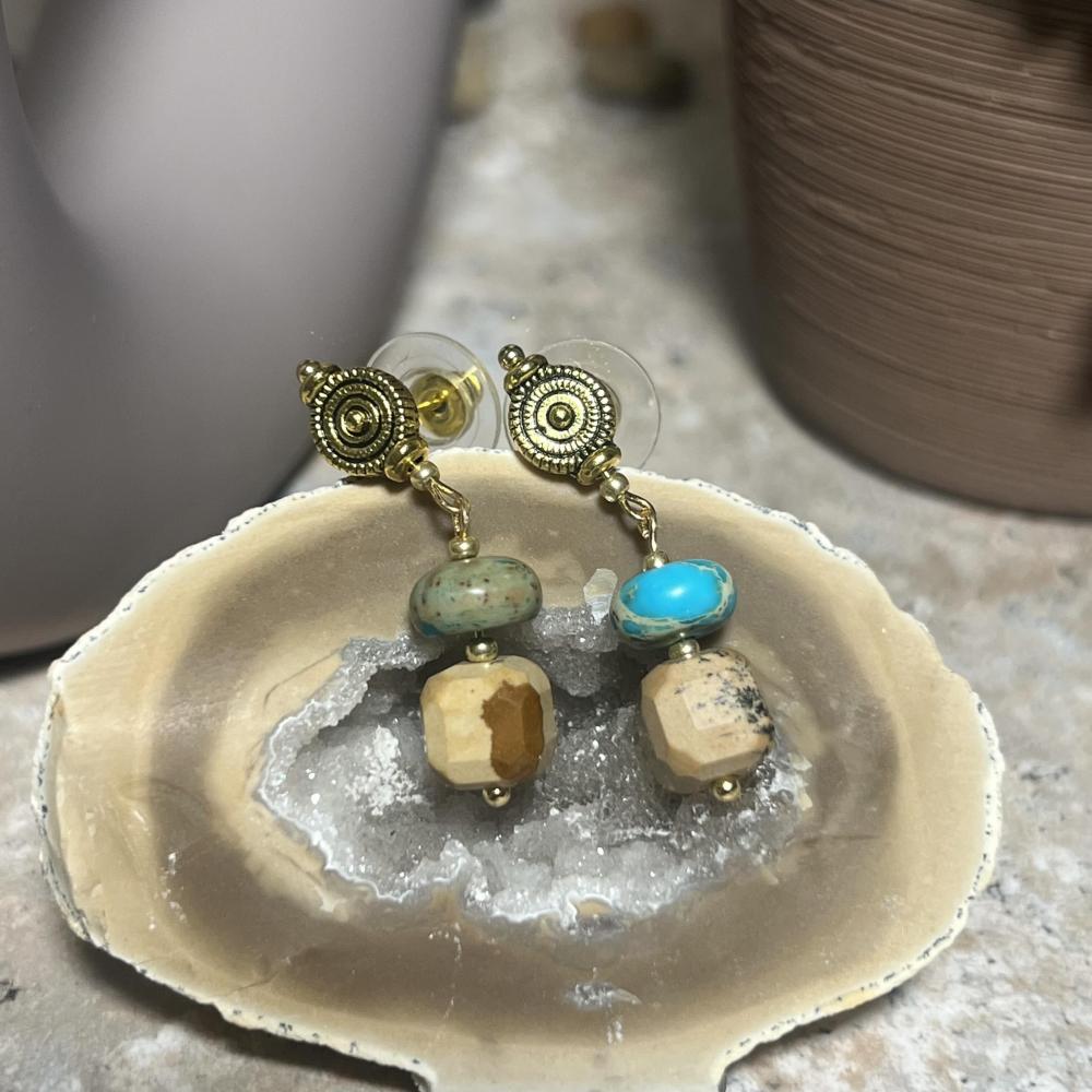 طقم الجاسبر والفيروز والسترين – قوة، حماية، وإشراقة