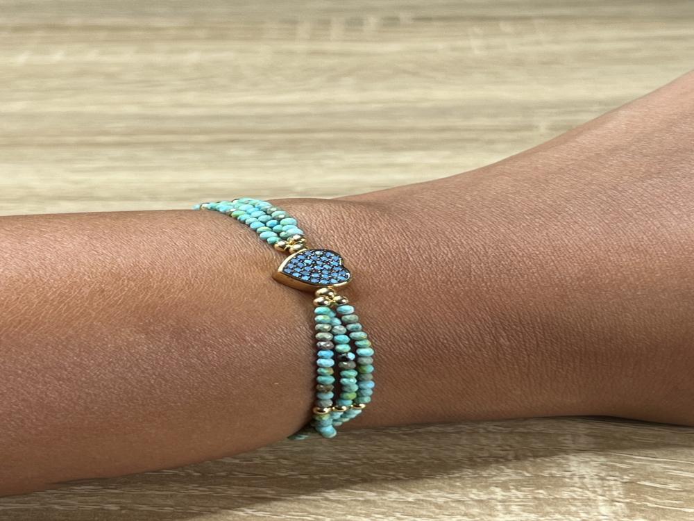 أسورة الفيروز – صفاء الروح ولمسة من الحماية