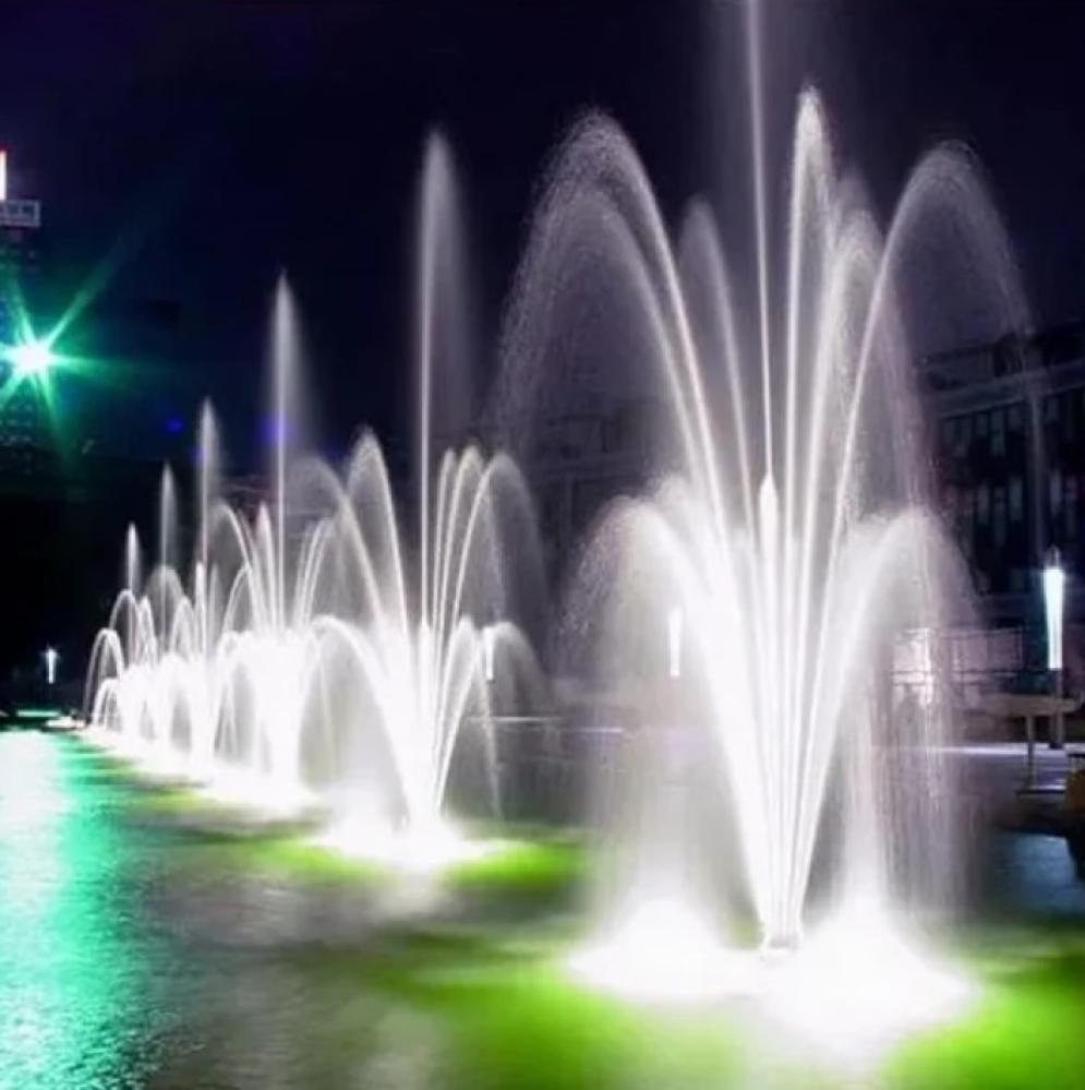 فوهة نافورة كبيرة