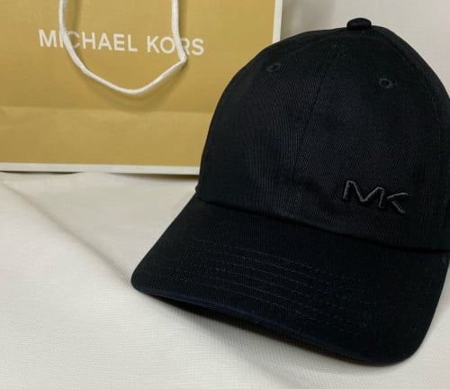 كاب من مايكل كورس