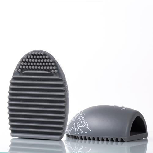 منظفة فرش المكياج من عود ميلانو