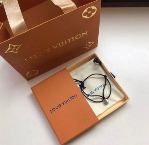 اسوار لويس فيتون Louis Vuitton
