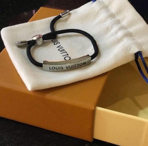 اسوار لويس فيتون Louis Vuitton