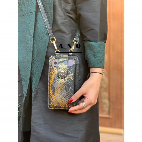 حامل الجوال والبطاقات / black with gold