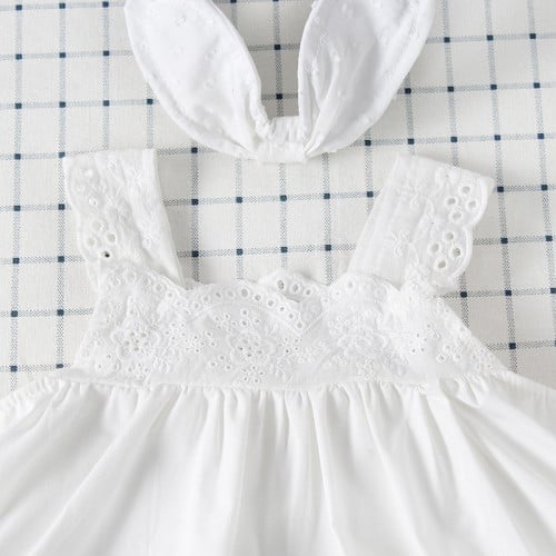 فستان من القطن أبيض
