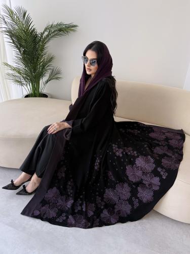 Z302 / قماش كريب وتطريز كمبيوتر موف مع كرستال امام وخلف