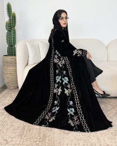 Z357 / قماش مخمل اسود وتطريز كمبيوتر عالجنب وطرف الكم