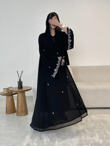 Z265 / قماش دبل شيفون مع شك خرز متوفرة ابيض واسود