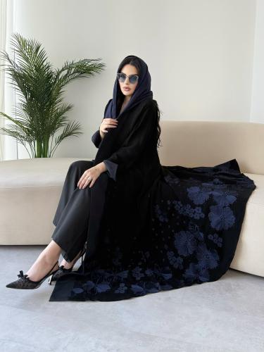 Z301 / قماش كريب وتطريز كمبيوتر كحلي مع كرستال امام وخلف