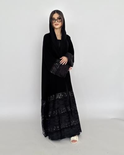 Z326 / قماش كريب لمياء مع تدخيلة دانتيل وترتر اسود