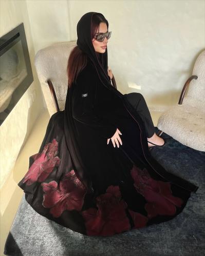 Z230 / قماش مخمل اسود وتطريز كمبيموتر تحت