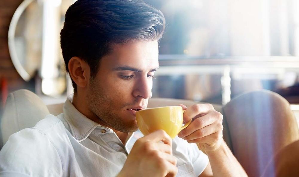 أسهل طريقة للنوم بعد شرب القهوة متأخراً