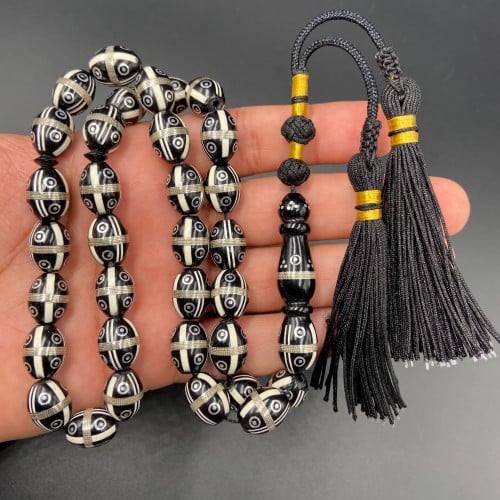 كوك مزيّن بالفضة