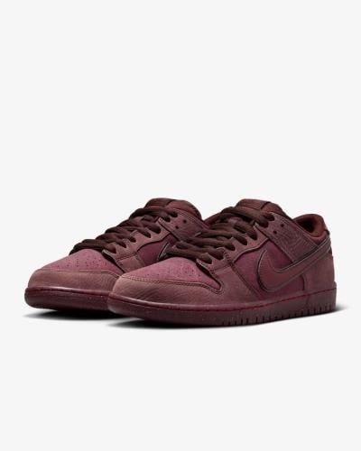NIKE SB DUNK LOW