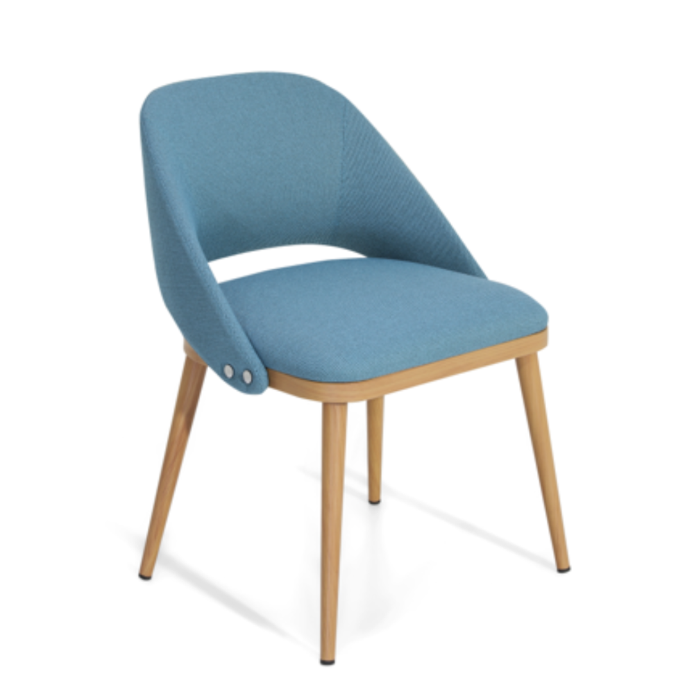 كرسي الأرجل الخشبية