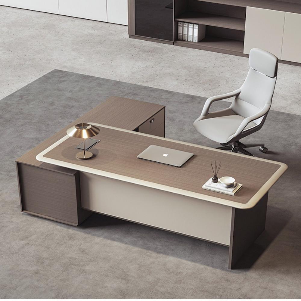 مكتب اداري بتصميم إيطالي