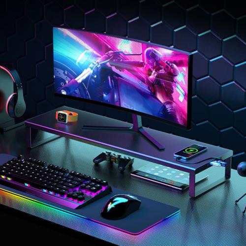حامل شاشة كمبيوتر معدني مع شاحن لاسلكي وموزع USB وإضاءة – تصميم عملي ومتكامل