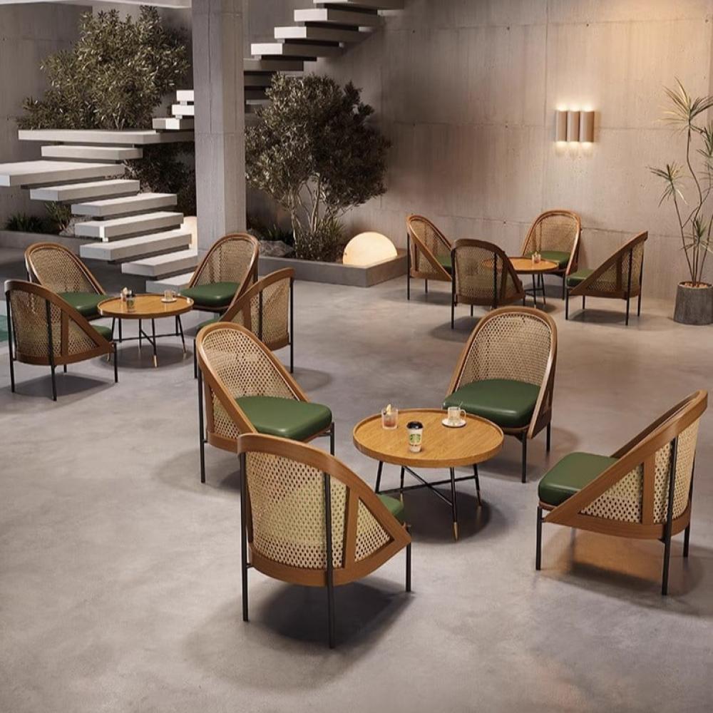 طقم طاولة وكراسي لمقهى بطابع هادئ وأنيق