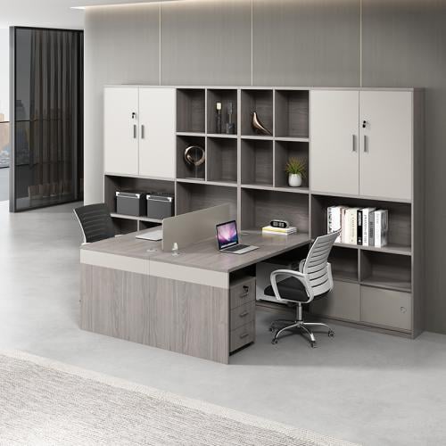 مكتب موظفين بتصميم حديث