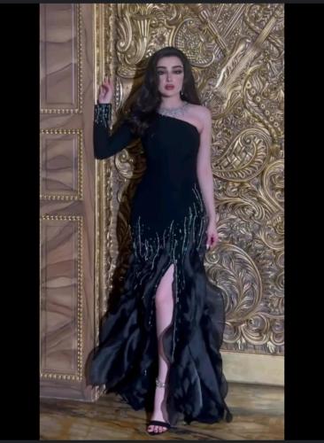 فستان اسود فخم