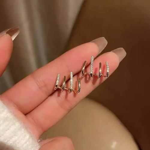 اقراط رائعة بتصميم عصري