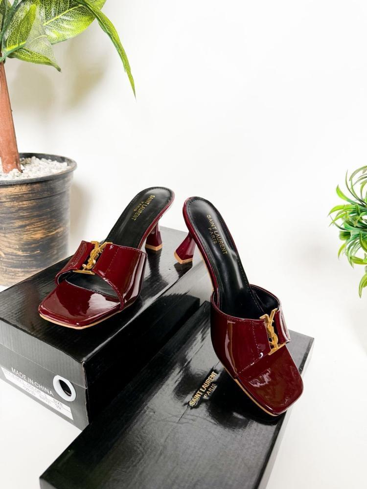 حذاء كعب من سان لوران