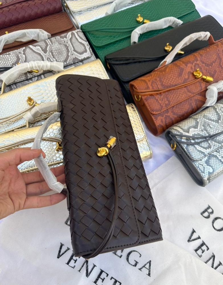 شنطة بوتيغا فينيتا جلد طبيعي