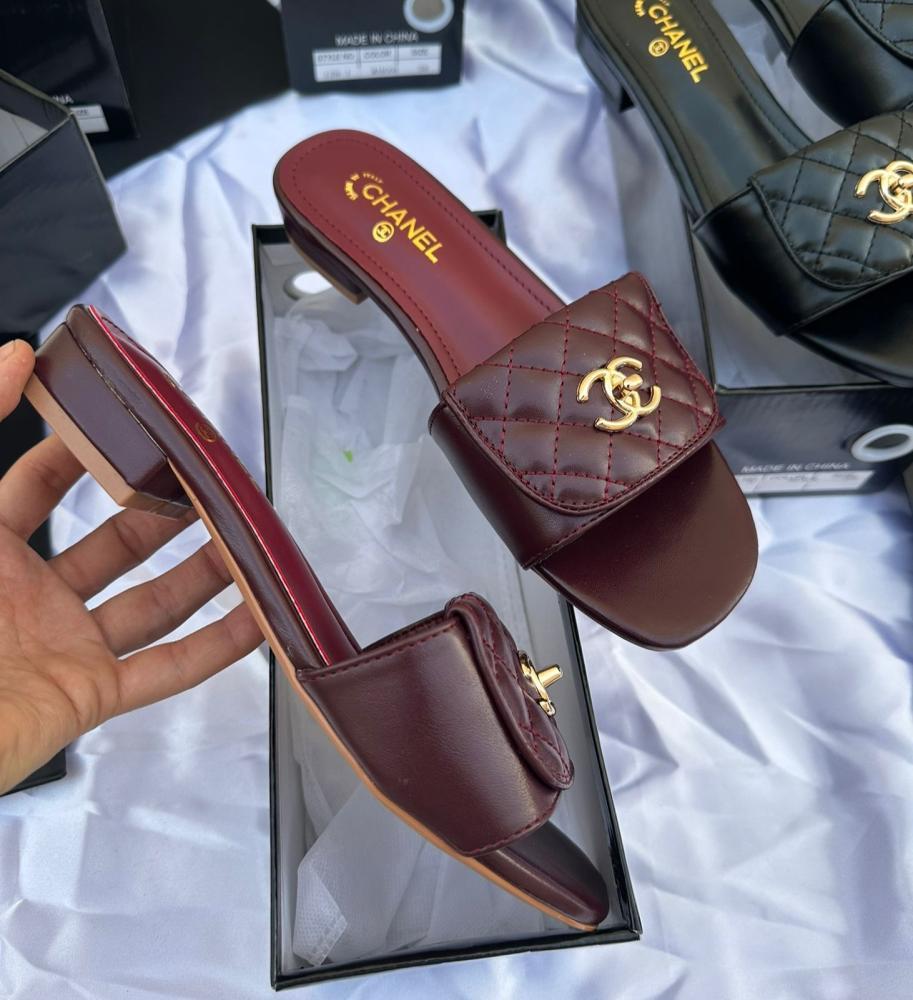 سليبر شانيل جلد طبيعي