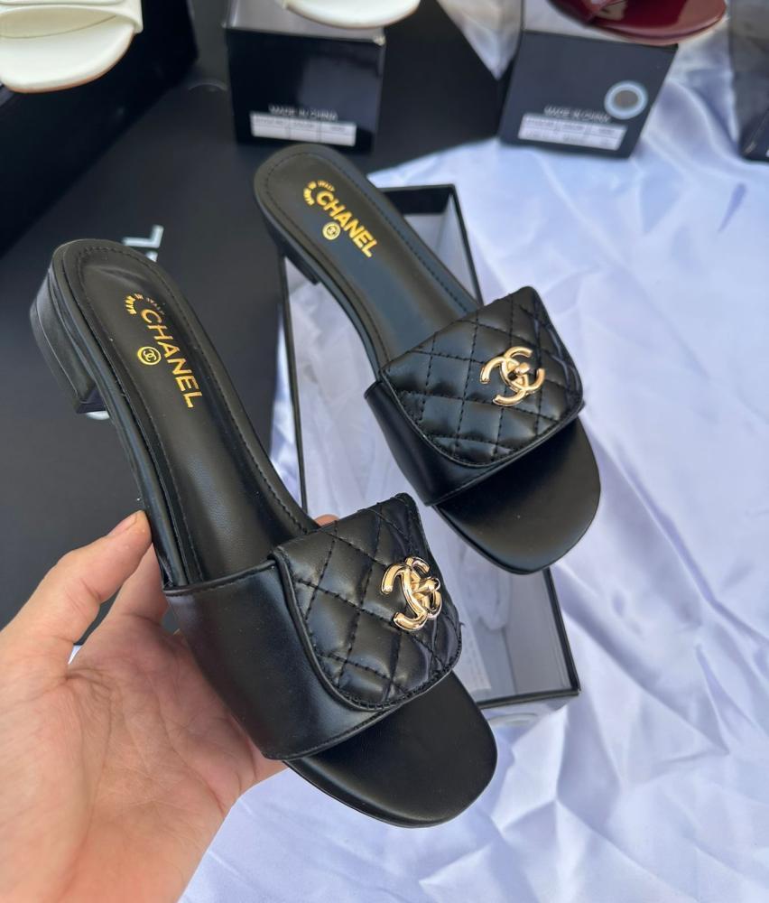 سليبر شانيل جلد طبيعي