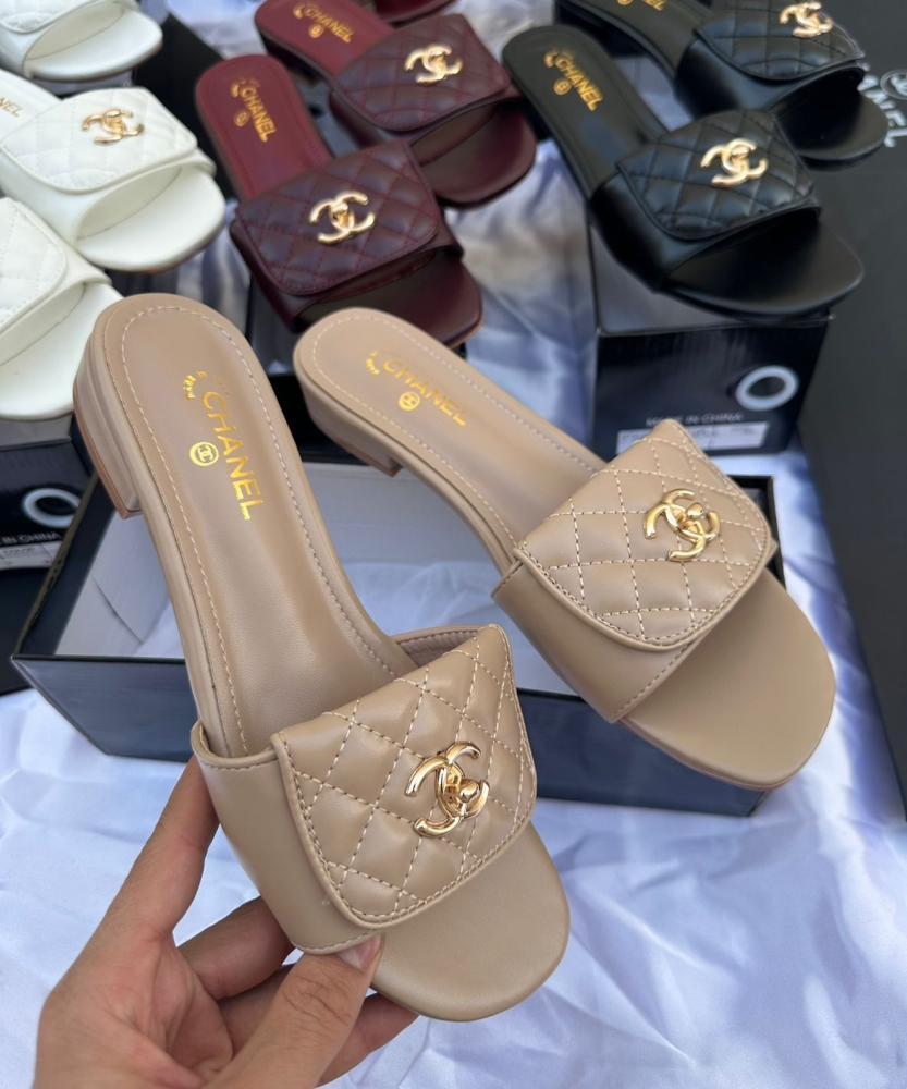 سليبر شانيل جلد طبيعي