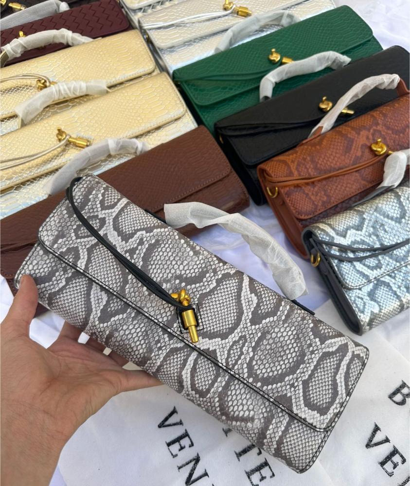 شنطة بوتيغا فينيتا جلد طبيعي