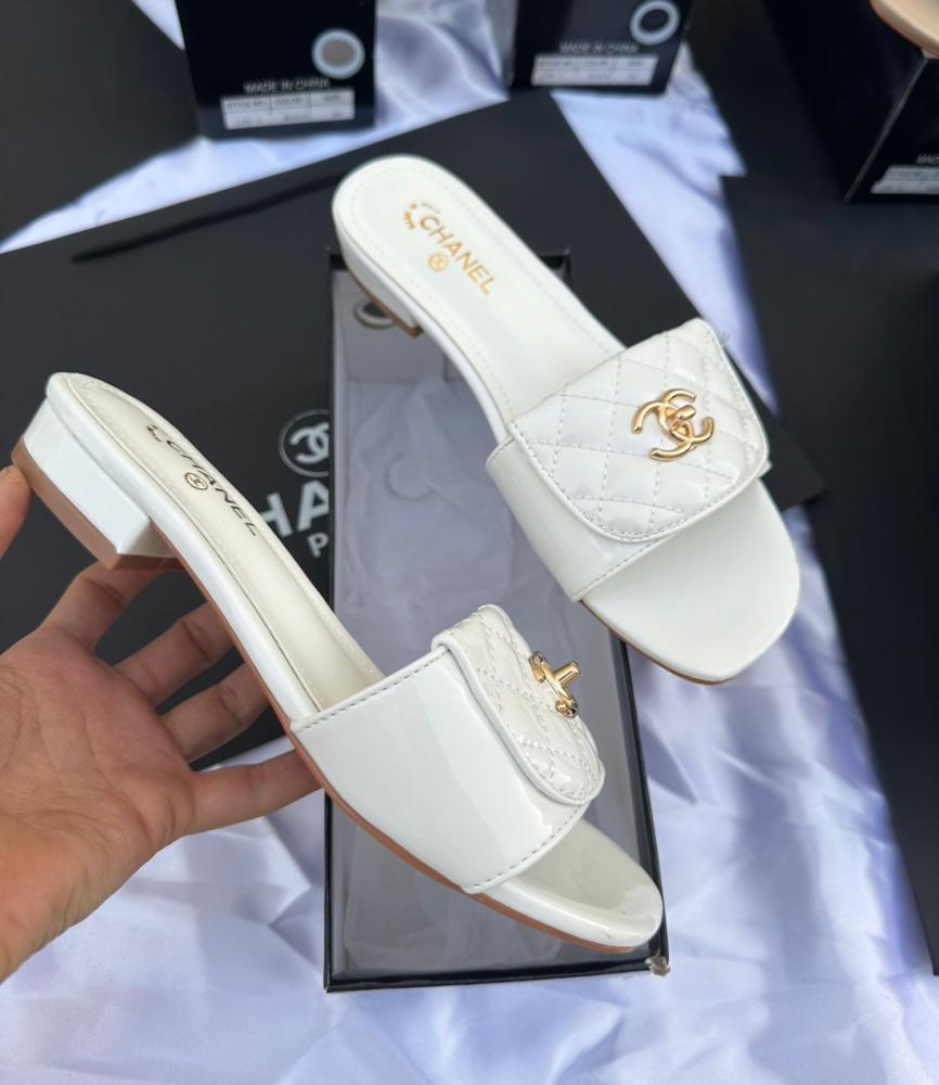 سليبر شانيل جلد طبيعي