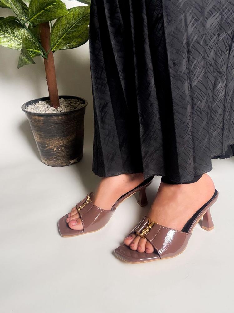 حذاء كعب من سان لوران