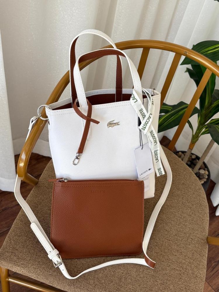 شنطة Lacoste