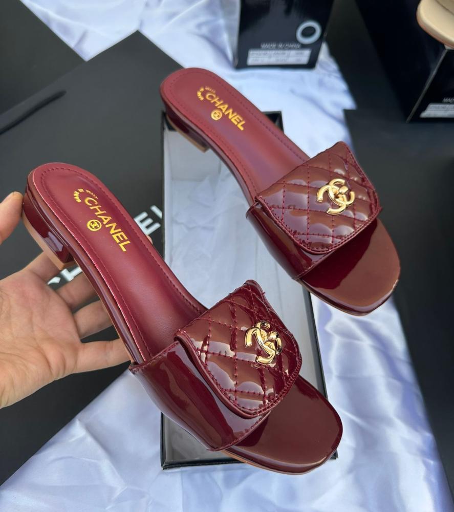 سليبر شانيل جلد طبيعي