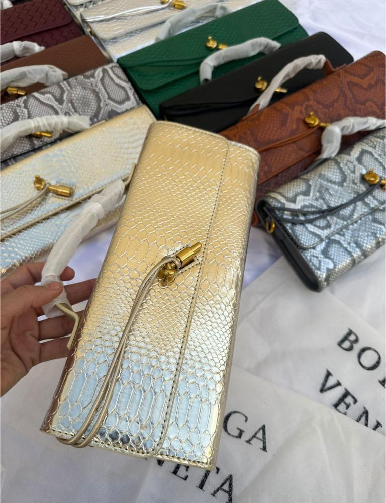 شنطة بوتيغا فينيتا جلد طبيعي