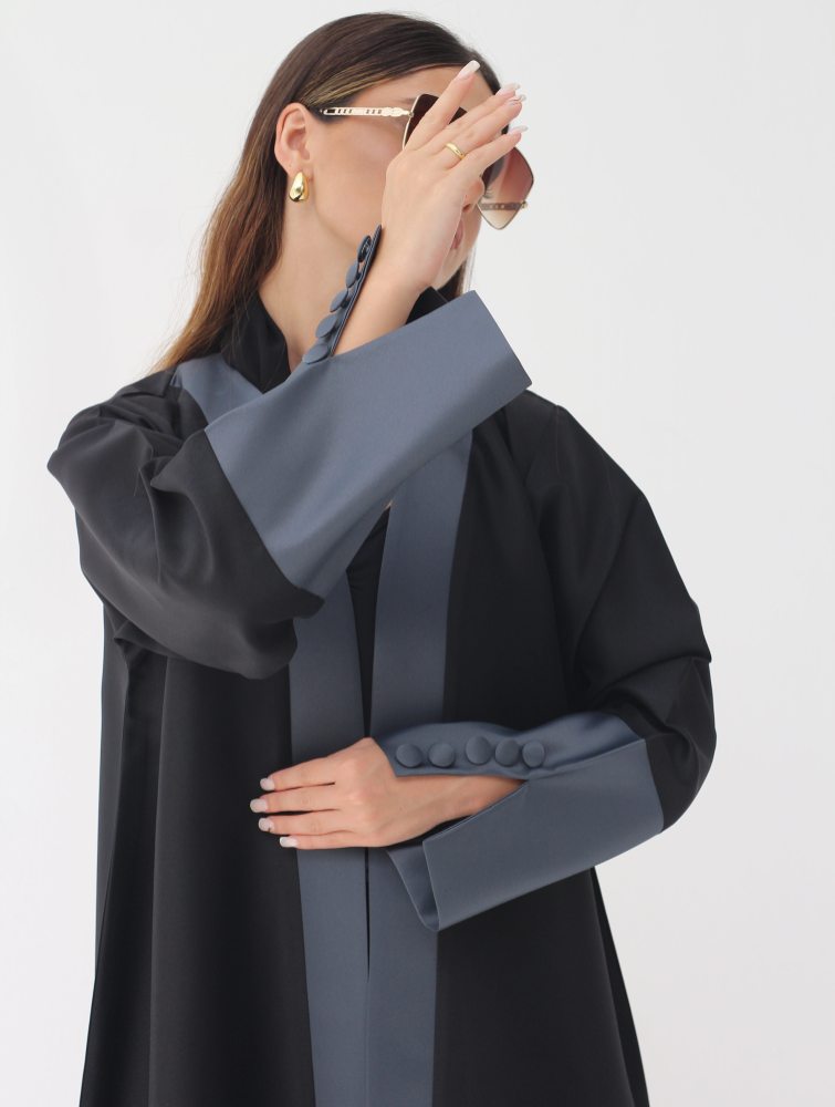 عباية سوداء عصرية