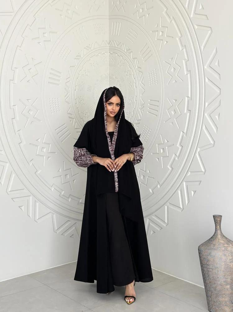 عباية كريب كتان أسود فاخر.