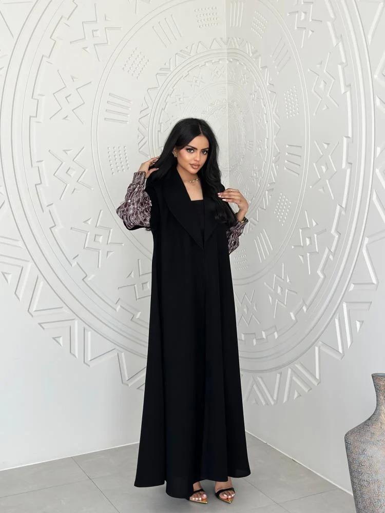 عباية كريب كتان أسود فاخر.