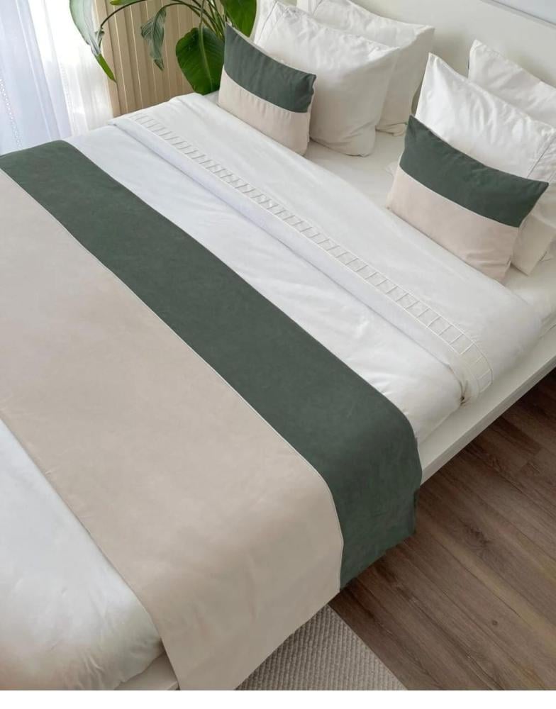 طقم حلية للسرير المزدوج (شريط حلية+مخدتين+2 تلبيسة مخدات )  )