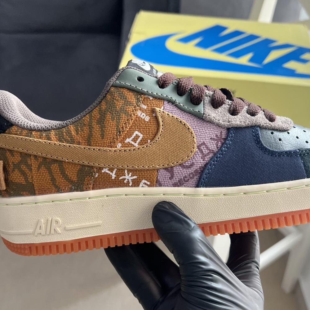 Air Force 1 Low x Travis Scott 